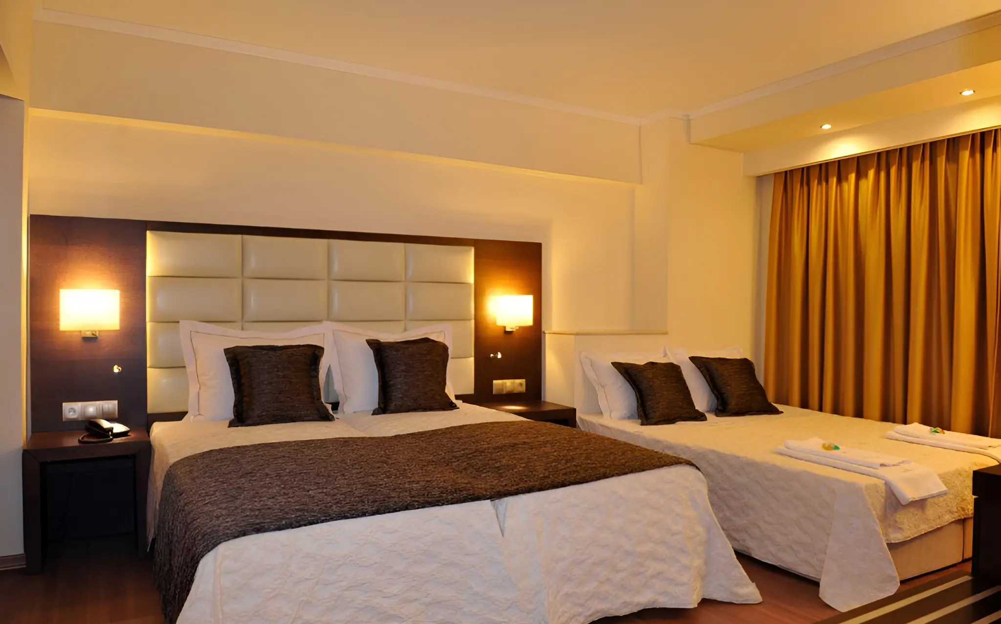 europa-quad-room-bed